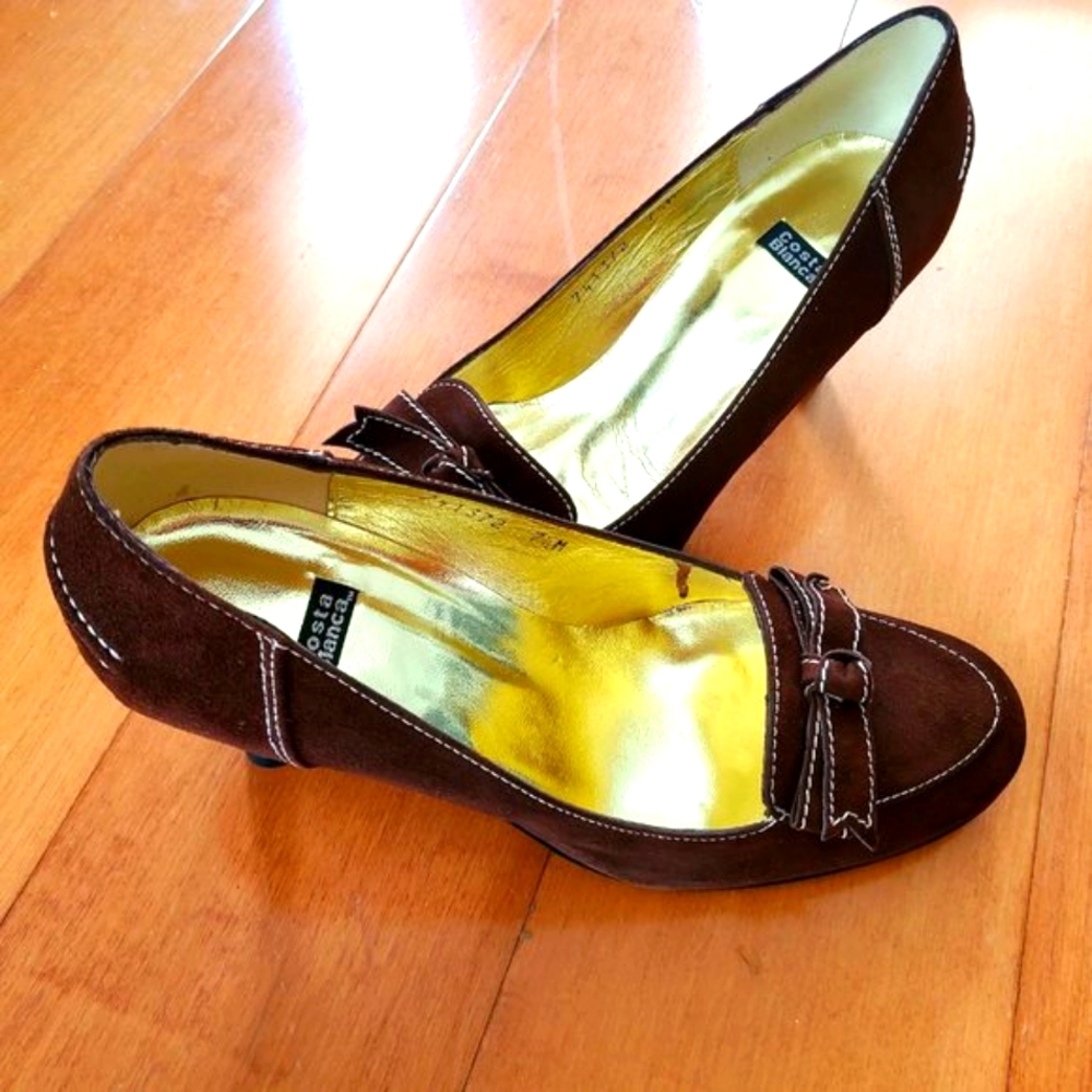 Spanish Suede Bow Pumps, 7.5